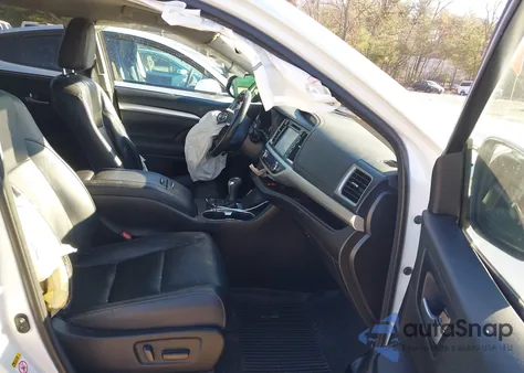 2018 Toyota Highlander Xle from USA, damaged, VIN 5TDJZRFH3JS558869